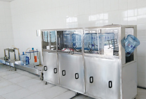 150桶/h全自動灌裝機（沖洗、灌裝、封蓋功能于一體）